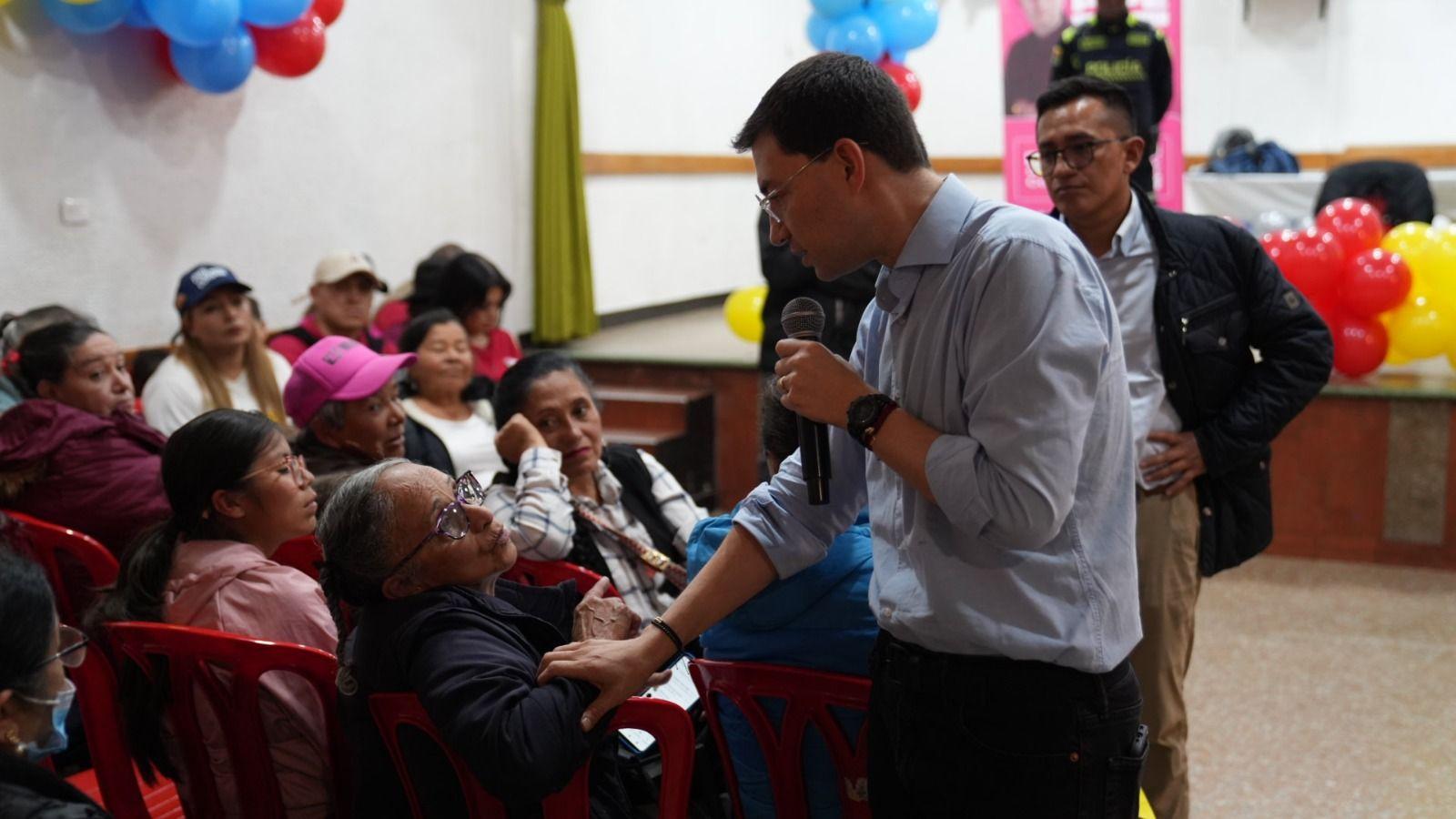 Miniatura de Felipe Córdoba afianza respaldo conservador en medio de disputa con Cepeda